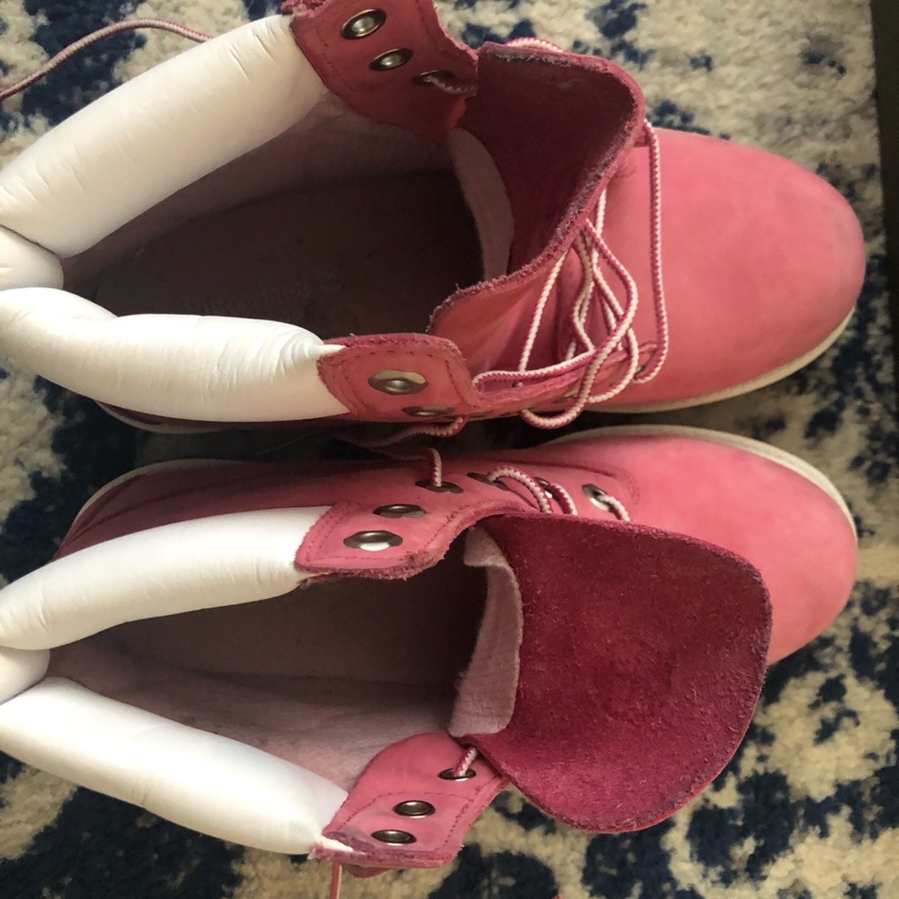 Pink Timberlands - Picture 5 of 5